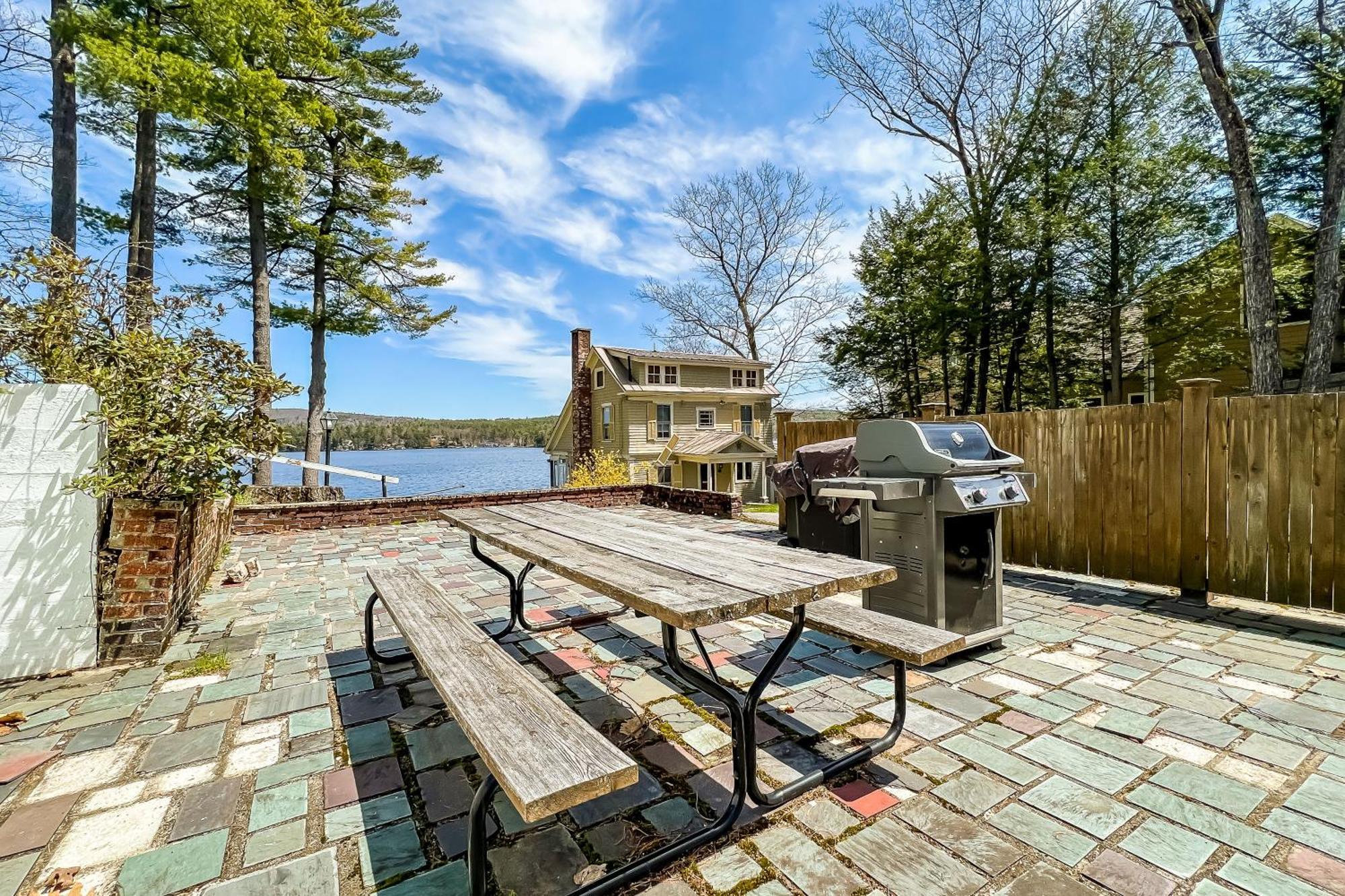 King Birch Lake Homes Alton Room photo